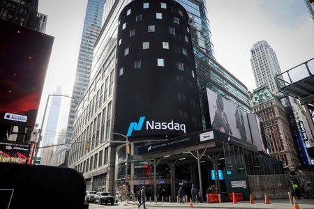 Nasdaq registra recorde de fechamento com impulso da Nvidia