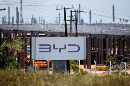 Vista do canteiro de obras da nova fábrica de veículos da BYD em Camaçari