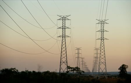 Linhas de transmissão de energia conectadas à usina hidrelétrica de Itaipu