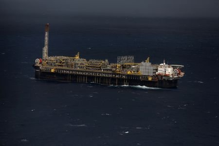 Fotografia de plataforma da Petrobras no Pré-sal