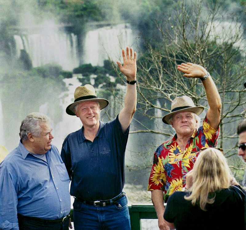 Jaime Lerner, com ex-presidente dos EUA Bill Clinton, em Foz do Iguaçu, e o ator Anthony Hopkins