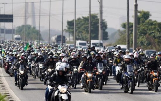 Presidente Jair Bolsonaro lidera manifestação com motocicletas em São Paulo. 12/6/2021.