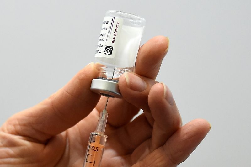 Prefeituras de diversas cidades do país negaram nesta sexta-feira ter aplicado vacinas contra a Covid-19 fora do prazo de validade