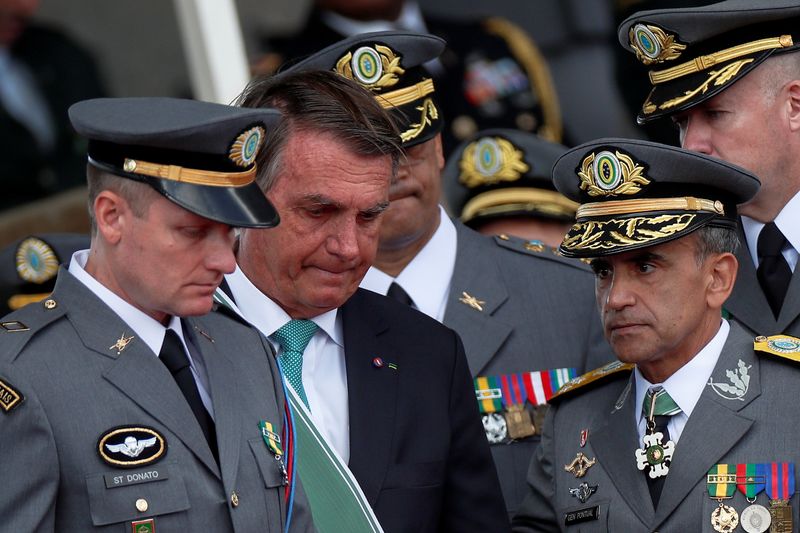 Bolsonaro participa de celebração do Dia do Exército, em Brasília