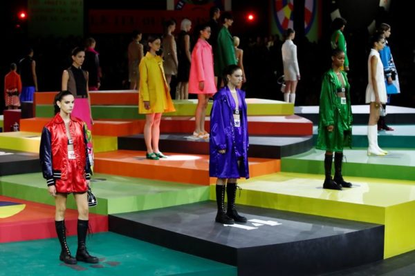 Dior apresenta coleção na Paris Fashion Week