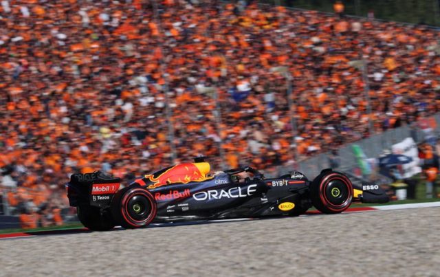 Max Verstappen durante os treinos para o GP da Áustria