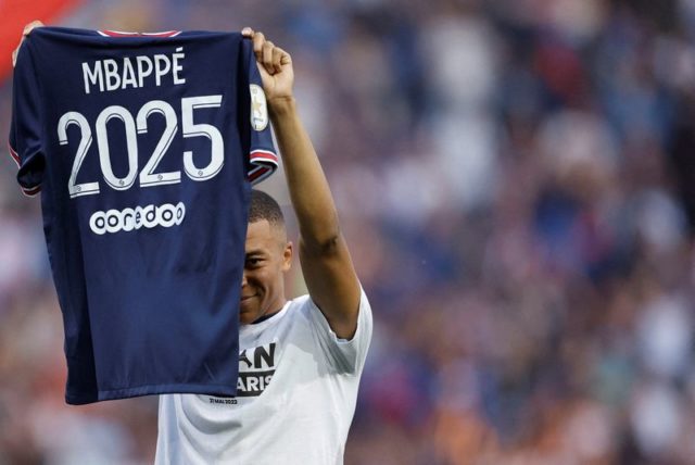 Mbappé diz que "pode imaginar" decepção do Real Madrid após renovar com PSG