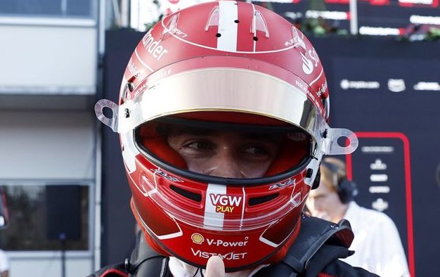 Leclerc completa três poles consecutivas em Baku com a Ferrari