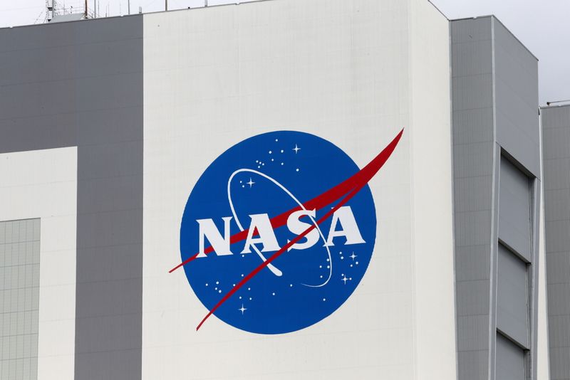 Logotipo da Nasa na estação especial Kennedy antes de lançamento de missão, na , Flórida.