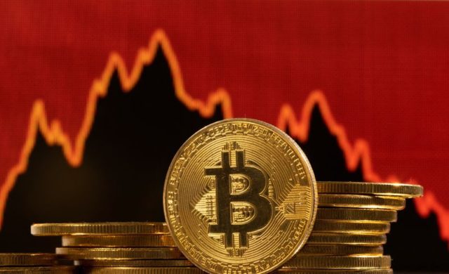 Gigantes e micro investidores mantêm o bitcoin à tona