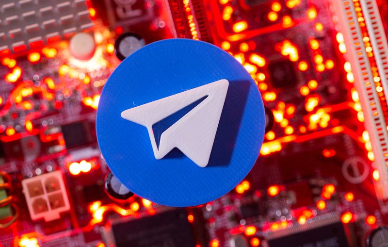O Telegram diz ainda que o monitoramento das postagens pelas próprias redes sociais criaria “um sistema de vigilância permanente
