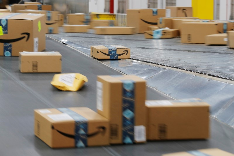 Centro de distribuição da Amazon na Cyber Monday em Robbinsville, New Jersey (EUA)
