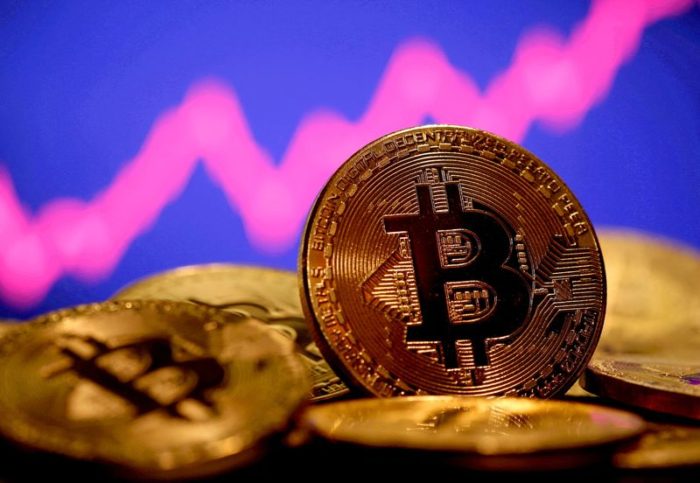 Bitcoin se estabiliza perto de menores níveis desde meados de fevereiro após queda de Silvergate