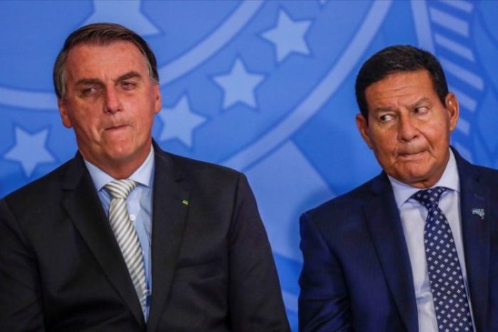 Bolsonaro e Mourão participam de cerimônia no Palácio do Planalto