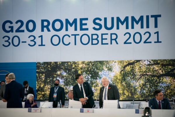 Líderes mundiais durante reunião do G20 em Roma
