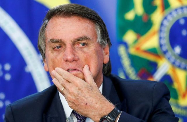 Bolsonaro acusa presidente do TSE de conspirar para eleger Lula