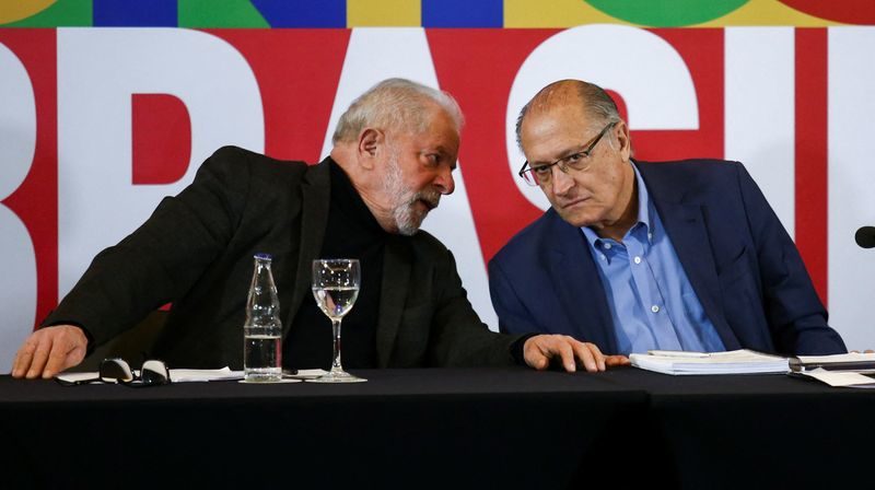 Diretrizes do programa de governo de Lula apontam estabilidade de preços como "tarefa prioritária"