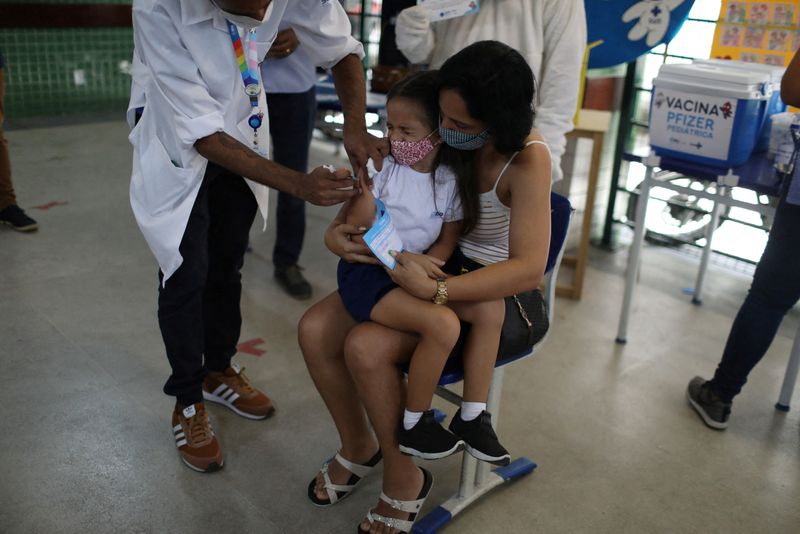 A vacina desenvolvida pela chinesa Sinovac e produzida no Brasil pelo Instituto Butantan já tinha autorização da Anvisa para uso em crianças a partir de 6 anos