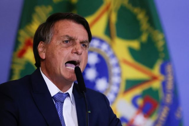 Mexer com Michelle é ultrapassar todos os limites, diz Bolsonaro ao atacar Moraes sobre investigação da PF