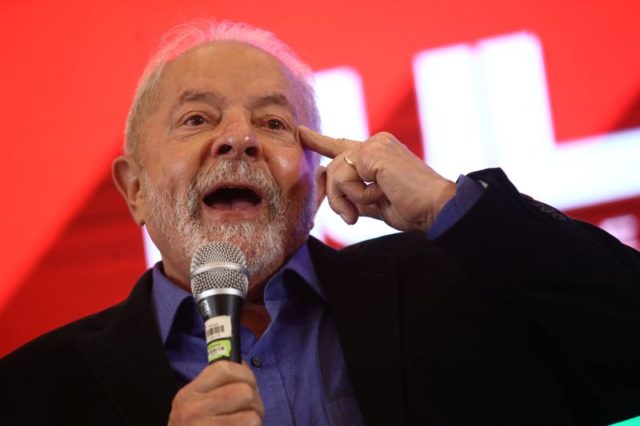 CNT/MDA mostra Lula com 48,3% dos votos válidos e indefinição sobre 2º turno