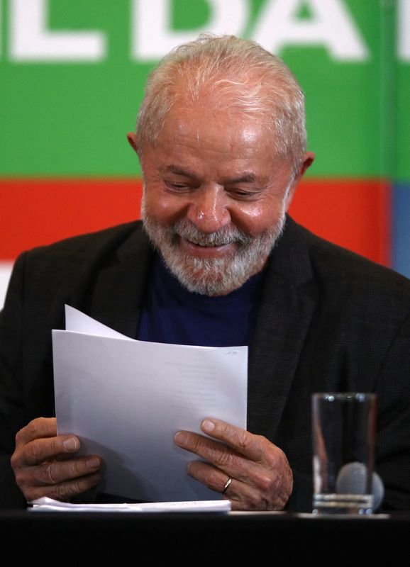 "Ele (Ciro) participou da reunião e disse que endossa integralmente a decisão do partido", afirmou o presidente do PDT Carlos Lupi