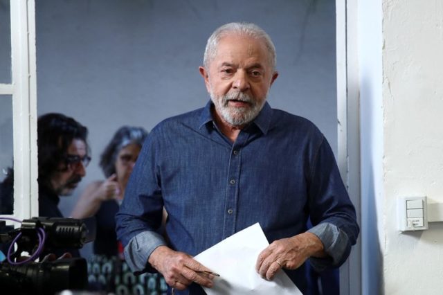 Lula diz que ministro da Economia terá de ter responsabilidade fiscal e social