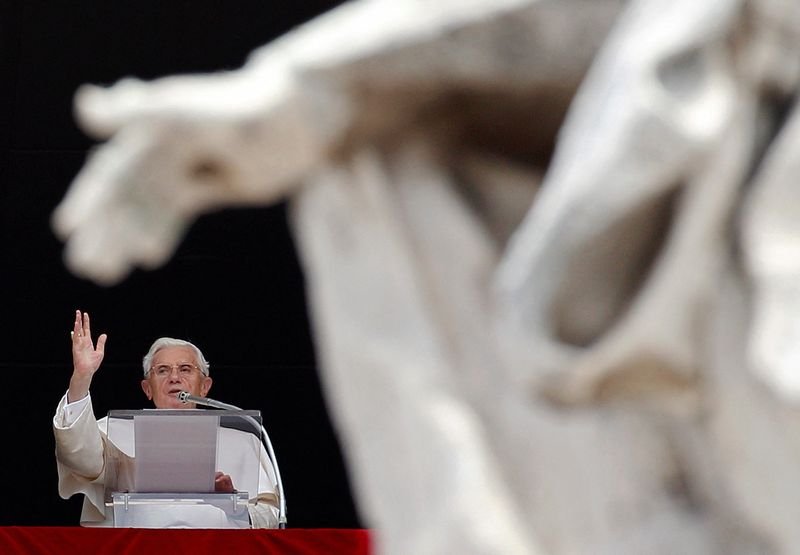 O Vaticano disse que seu corpo seria velado a partir de segunda-feira na Basílica de São Pedro