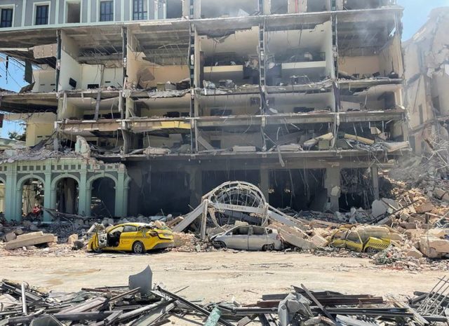 Hotel Saratoga, que foi destruído por explosão em Havana
