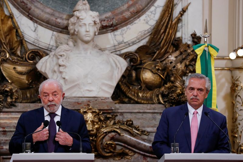Lula defendeu ainda que se estude a criação de moedas únicas para as transações entre os países do Mercosul e também do Brics