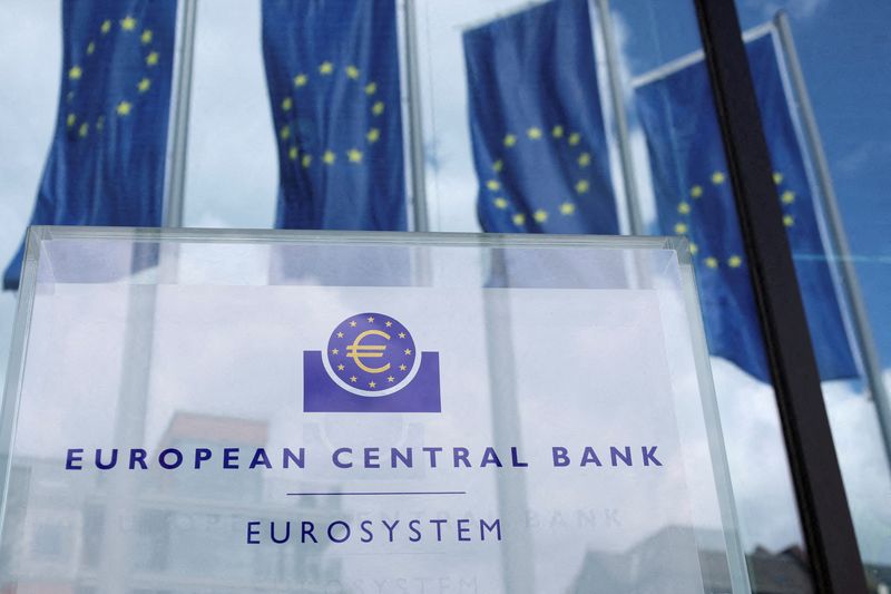BCE eleva juros conforme planejado apesar de turbulência bancária