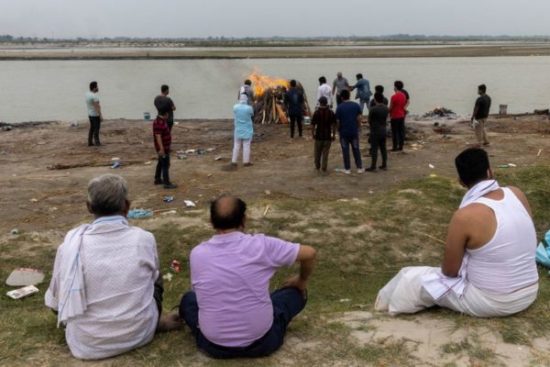 mortos rio Ganges