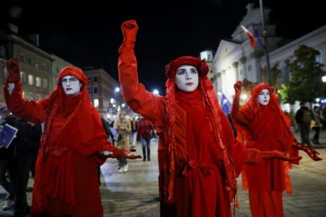 Manifestação em Varsóvia em apoio à filiação da Polônia à UE