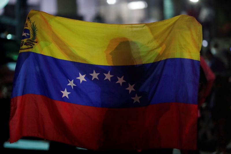 Os observadores das eleições regionais de 21 de novembro deveriam permanecer na Venezuela até 13 de dezembro