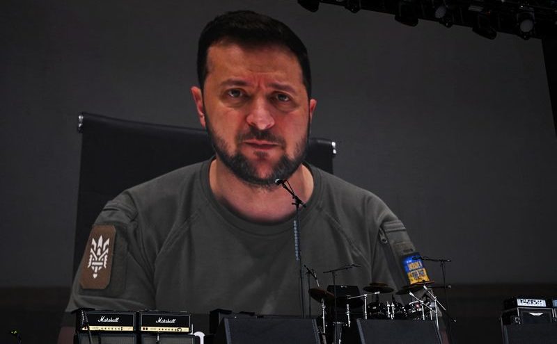 Zelenskiy faz apelo em festival de música de Glastonbury por apoio à Ucrânia