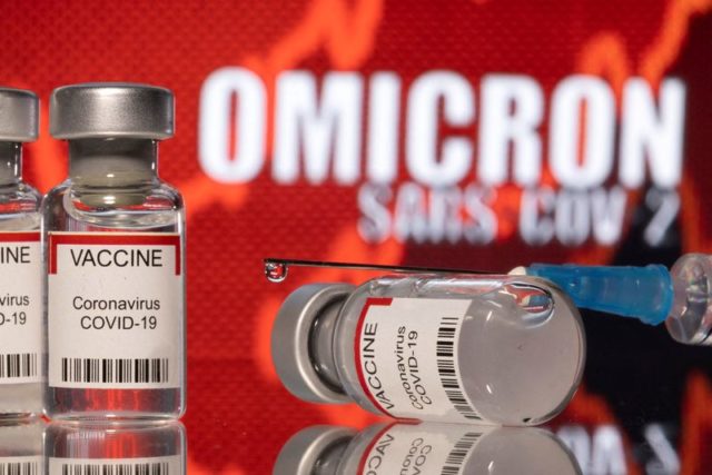 Vacinas contra Covid específicas para Ômicron poderiam aumentar proteção, dizem reguladores