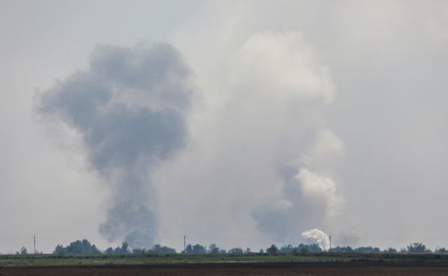 Explosões atingem base russa na Crimeia; Ucrânia celebra