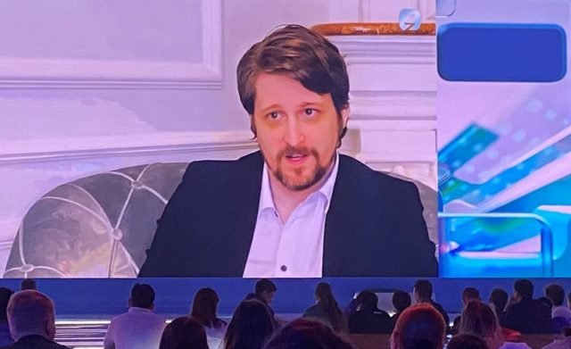 Putin concede cidadania russa a Edward Snowden