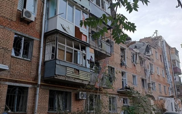 Rússia ataca dezenas de localidades da Ucrânia e alerta para escalada