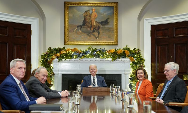 Biden conversou com líderes democratas e republicanos da Câmara dos Deputados e do Senado sobre o que pode ser feito nas semanas restantes, quando os democratas ainda controlam as duas Casas