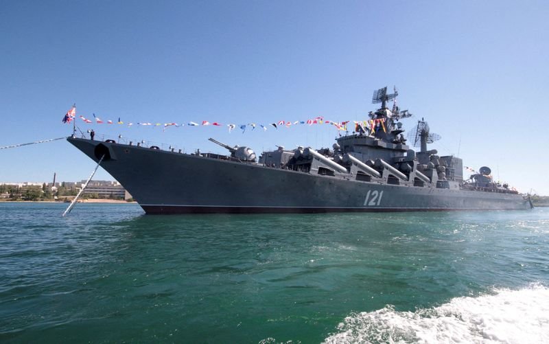 Cruzador Moskva no porto de Sevastopol em 2013